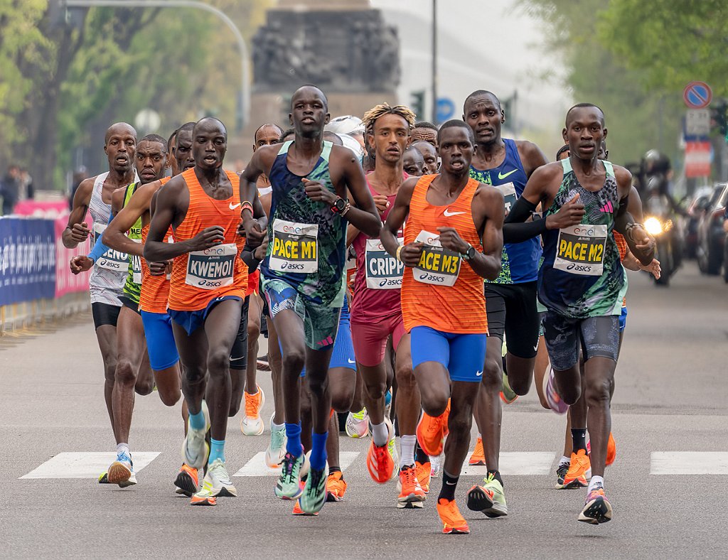 PETTAZZI CLAUDIO-TEMA A- MILAN MARATHON 1.jpg